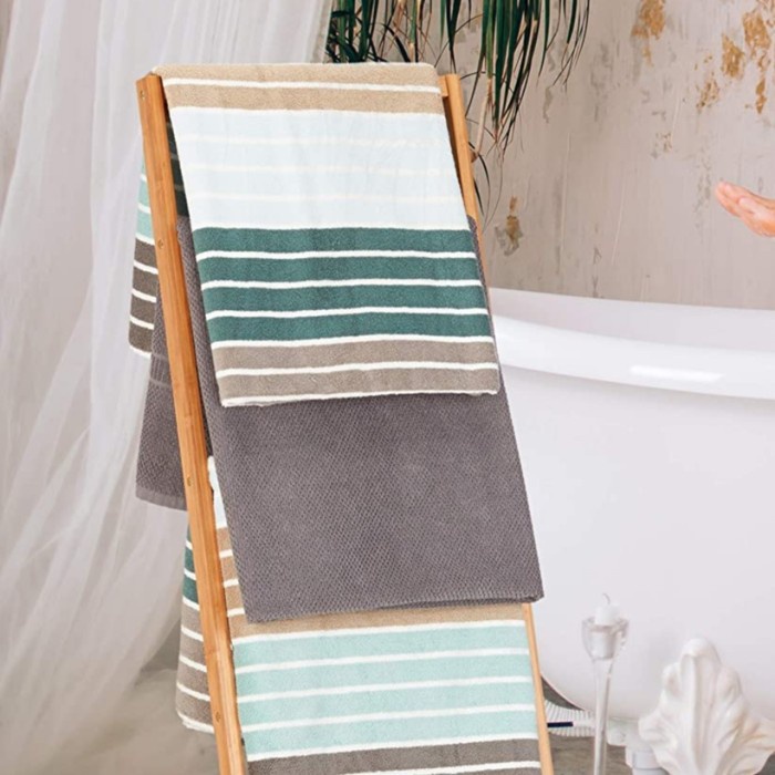Rak Handuk Tangga Kayu Modern Minimalis / Stand Hanger Aeshtetic