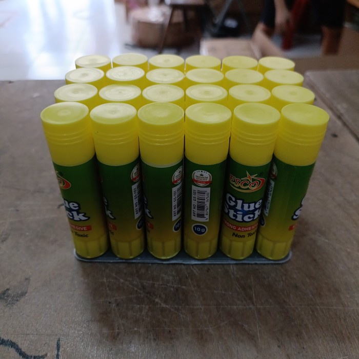 

New Glue Stick V TRO 10GRAM