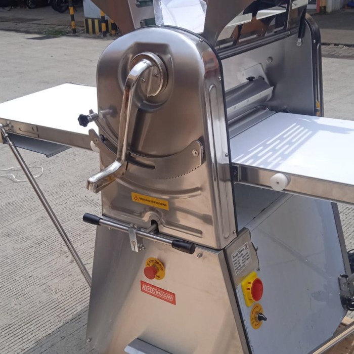 TERLARIS dough sheeter Gomesin GM -520B MESIN PENIPIS ADONAN DOUGH SHETER