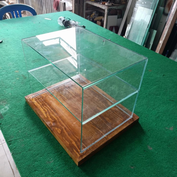 ETALASE KACA FRAMELESS DONAT ALAS KAYU JATI BELANDA 50X35X30 + 6 TRAY