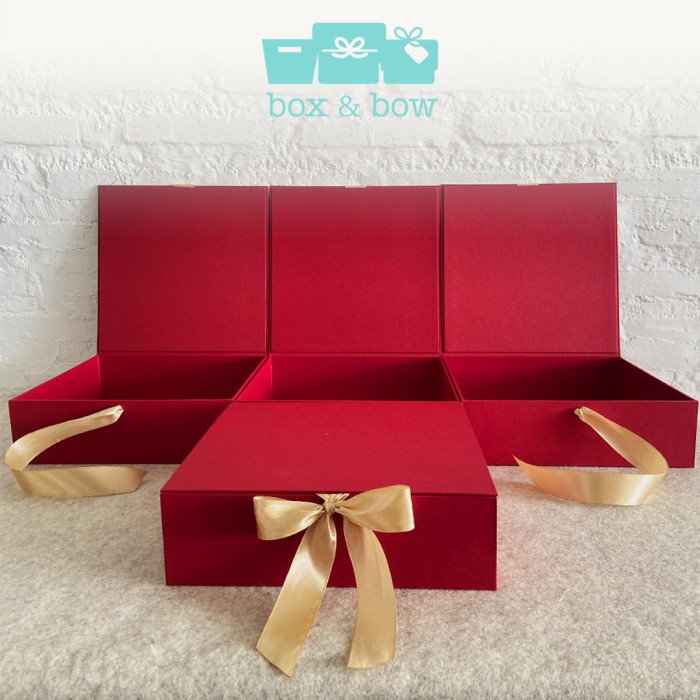 

Peno_Hay Gift Box / Kotak Kado / Box Kue Kering Hamper Dengan Pita / Hard Box