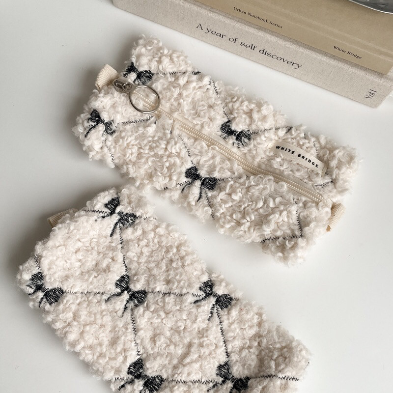 

Fur Pouch / White dge Pencil Case / K Pensil Bulu