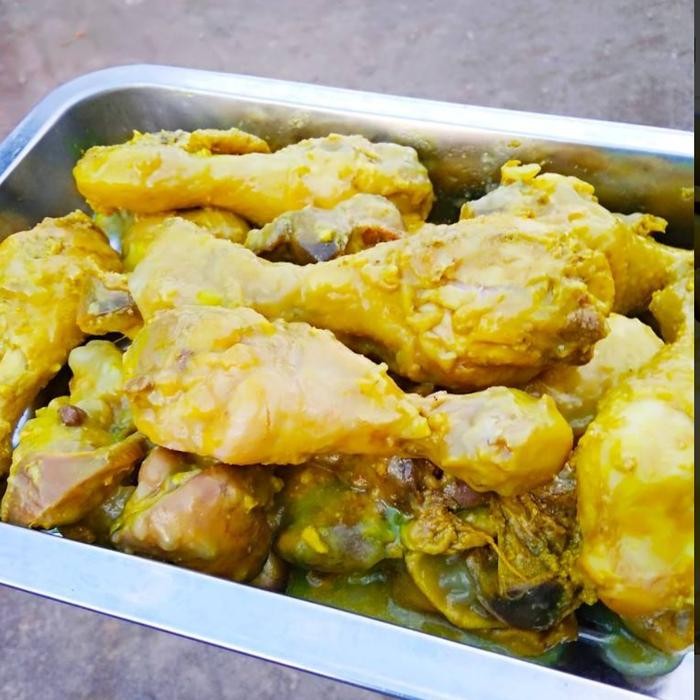

Kirim,HariYgSama- Paha Ayam Ungkep Bumbu Kuning - ( Paha 10 Potong ) ( Pasar Qita )