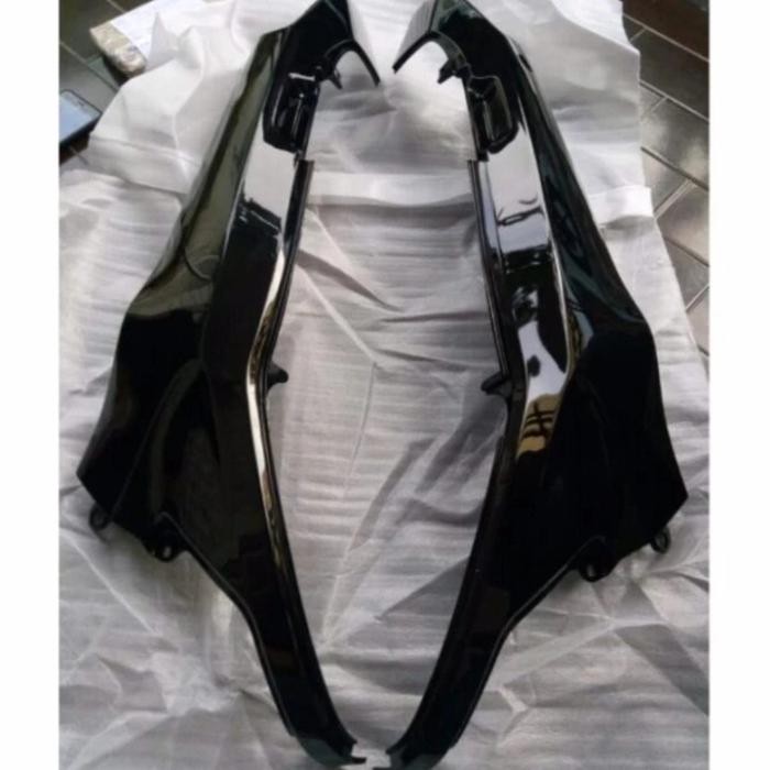 COVER BODY BODI BELAKANG KAZE R HITAM SEPASANG ORIGINAL KAWASAKI