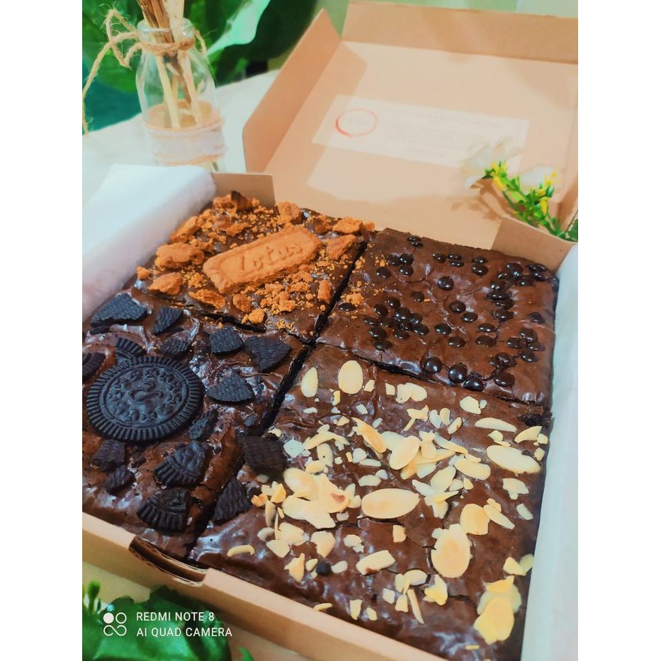 

NewZbgt- Semi Melted Brownies Cokelat Topping Almond Oreo Lotus Chocochips Food Frozen Fudgy