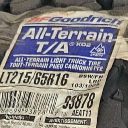 Ban BF Goodrich 215 65 16 AT Lis Hitam