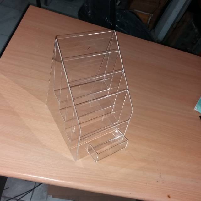 

Tempat brosur acrylic A5 2mm 4susun