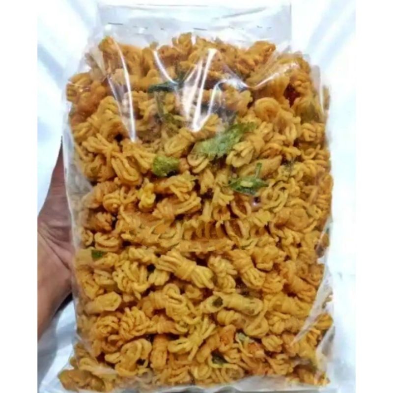 

Dapur Joglo Mie Gulung Mie Uwel Pedas Daun Jeruk 1Kg Seblak Kering Bandung