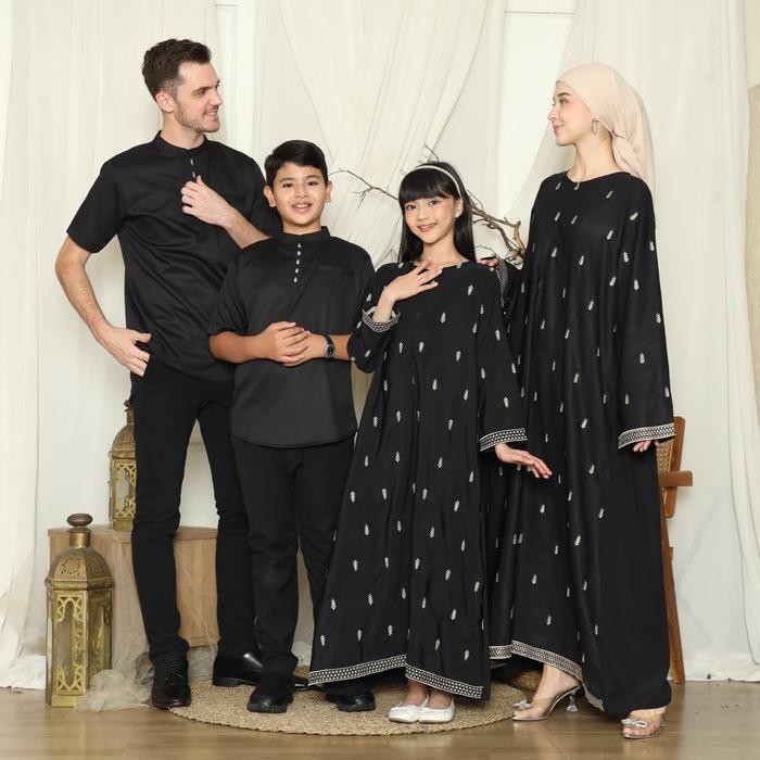 Baraka- WIRIWIRI Series Raya 2025 Black Dubai Sarimbit Abaya & One set Bordir Ayah ibu & Anak