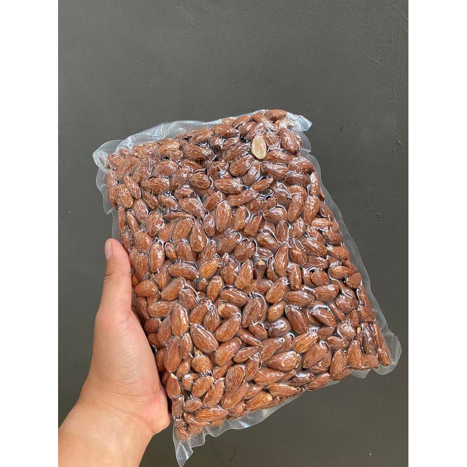 

KACANG ALMOND ROASTED / ALMOND PANGGANG 1KG KUPAS