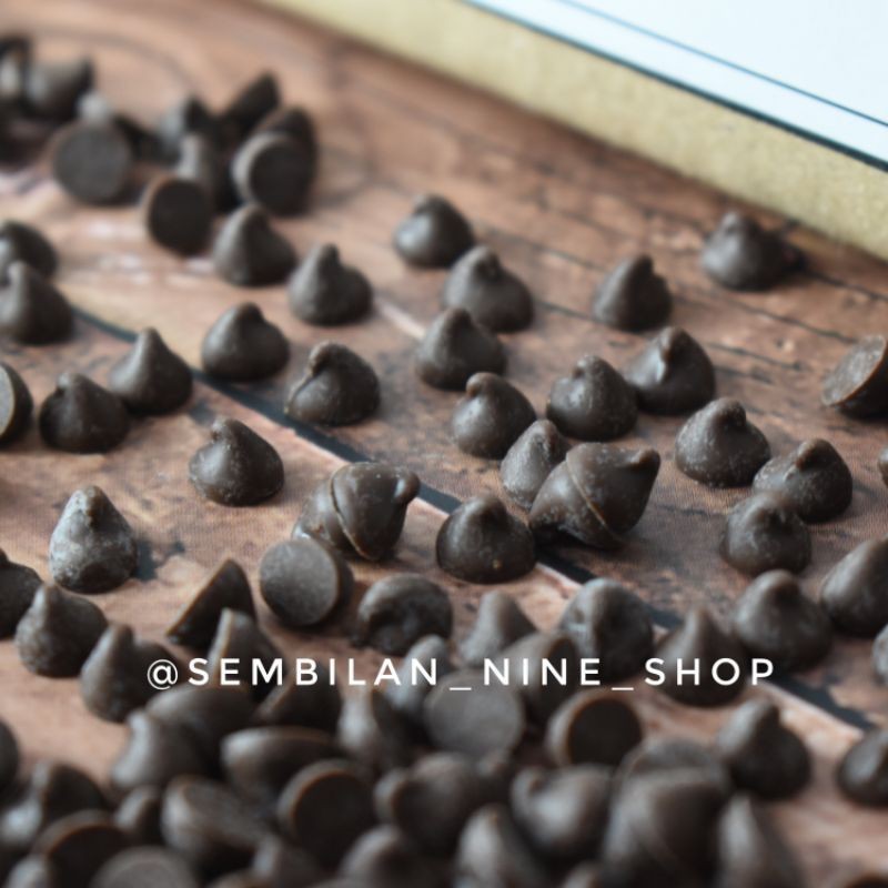 

TULIP CHOCO CHIPS Dark Compound 1 KG Chocolate Cokelat Coklat Chocochip Hitam