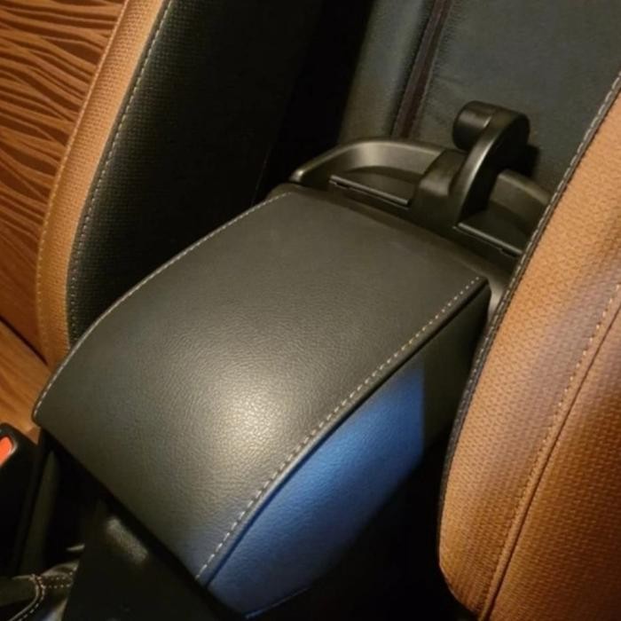 tutup laci arm rest console box Innova Reborn & Venturer bahan kulit