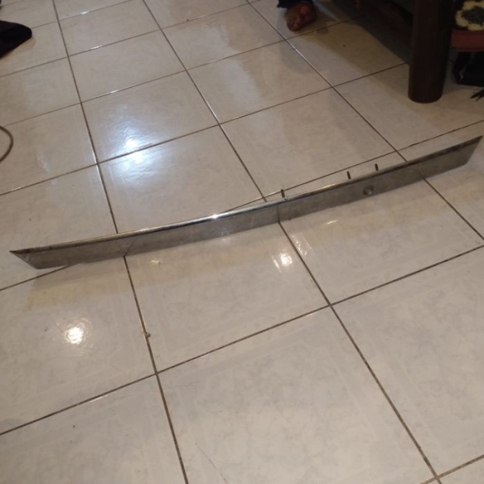 PREMIUM Trunklid List Chrome Garnish Bagasi Toyota Fortuner 2005-2010