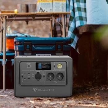 BLUETTI Portable EB70 Power Station Baterai Solar Panel