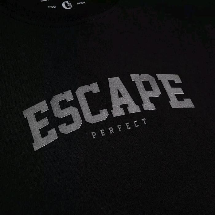 Promo Terbaru Escape Perfect Hologram T-Shirt Premium Black Mdu21010