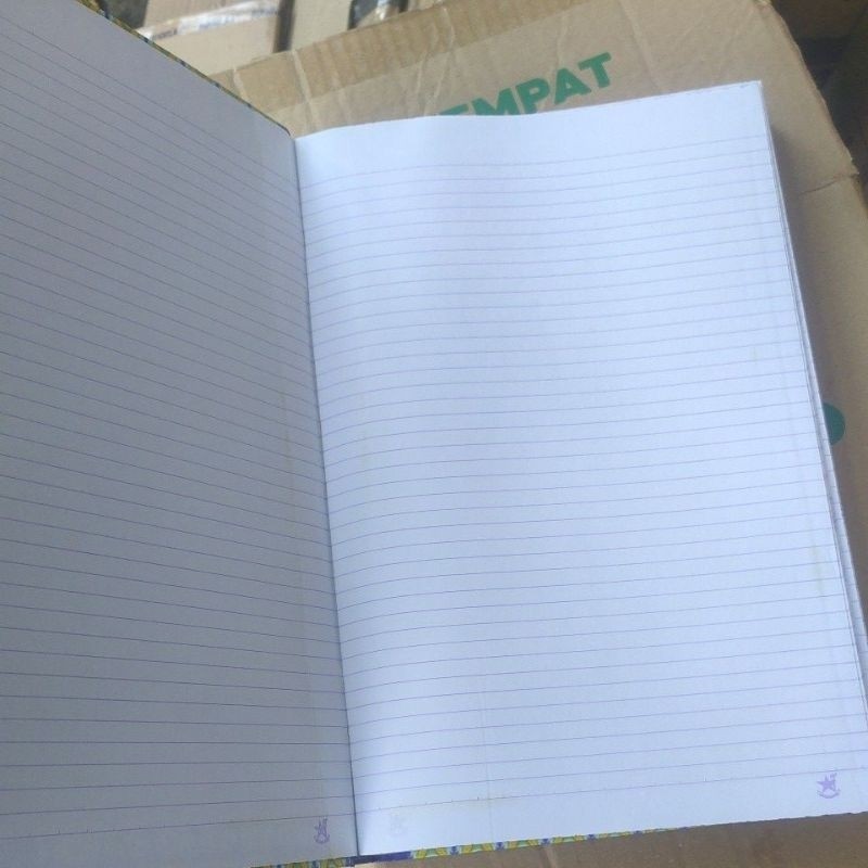 

Buku Tulis Folio isi 300 Lembar Buku Tulis F4 Bintang Obor