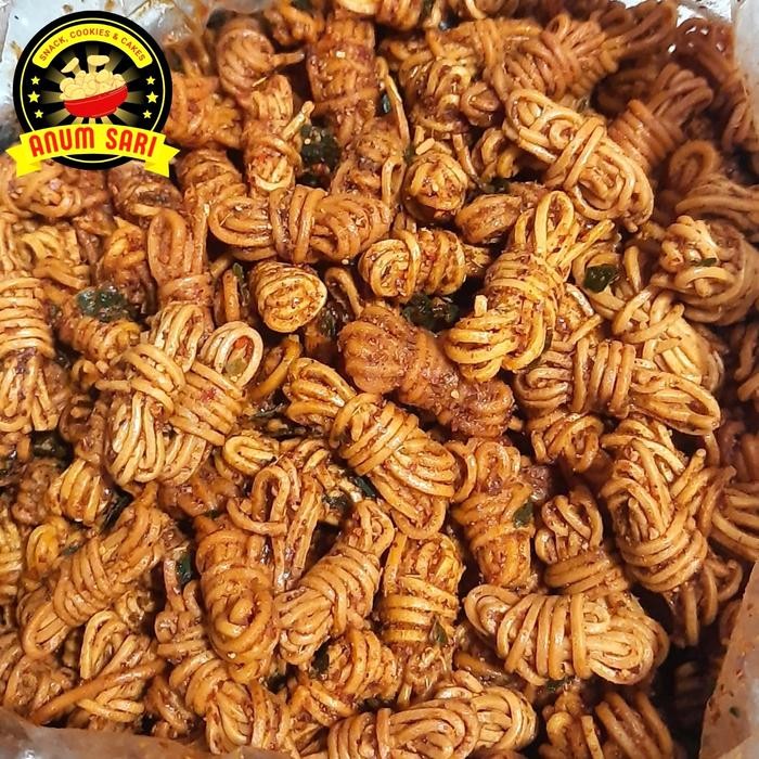 

PastikanTerjaminMutunya- Snack Mie Uwel Pedas Gurih Daun Jeruk - Anum Sari