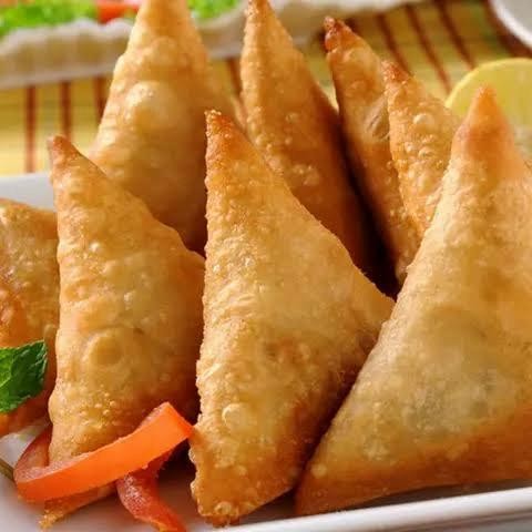 

BnyKBonusBelidiMari- Samosa Curry Potato 1kg isi 40pcs