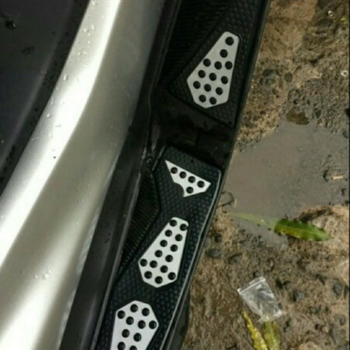 KARPET PIJAKAN KAKI NMAX BORDES ALAS KAKI NMAX 2015 - 2019 OLD