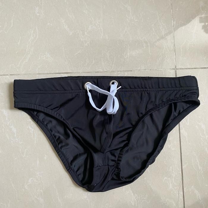 Ikonik- Celana Renang Pria Segitiga