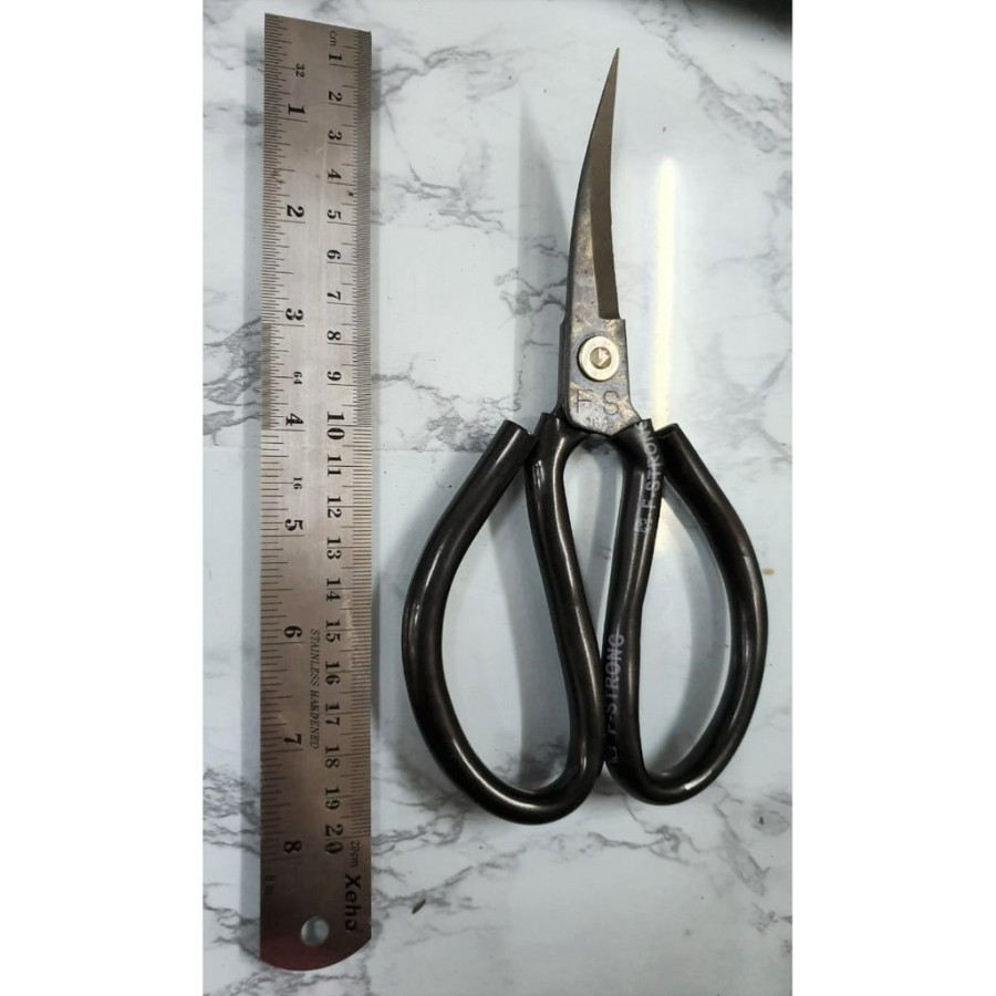 

[READY] Gunting BENGKOK Kodok FS 303 / FS303 Hitam - Gunting Kulit Stainless