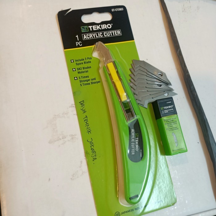 

tekiro cuter akrilik PLUS isi pisau akrilik 10pcs original VJ