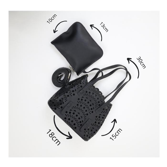 AURELIEHERMANSYAHATTA X Tas Selempang Kulit Slingbag Kode Deana