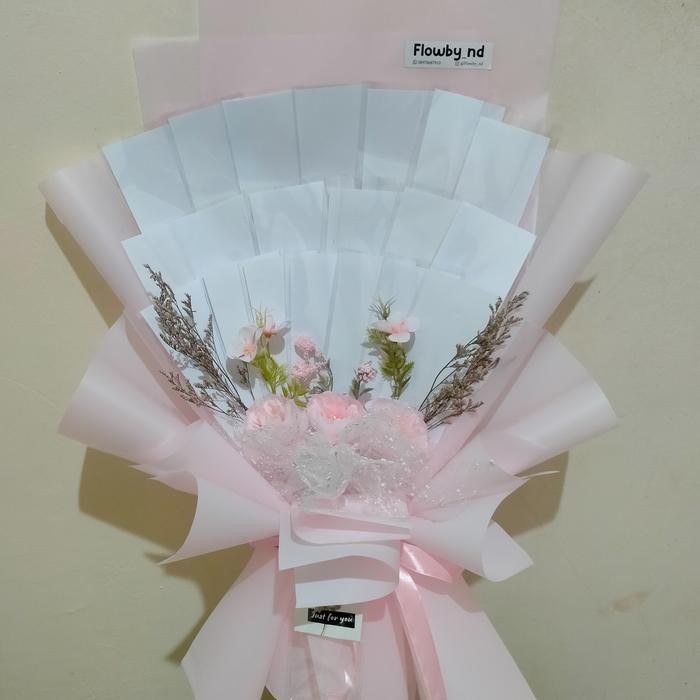 

Happy- Buket uang Kosong / isi 20 lembar / Besar