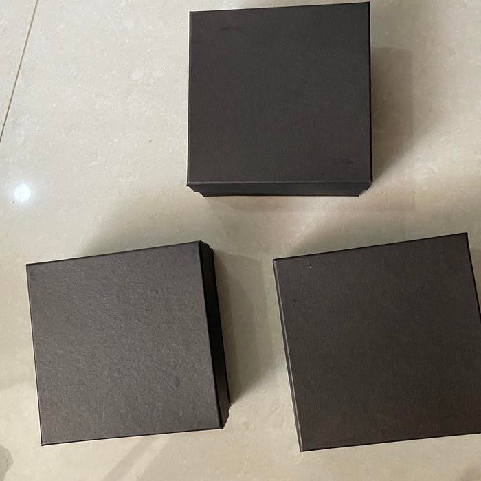 

Pesta- KOTAK BOX HARDBOX 12 X 12 X 5,5 CM KOTAK KADO GIfT BOX BUNGKUS KEMASAN