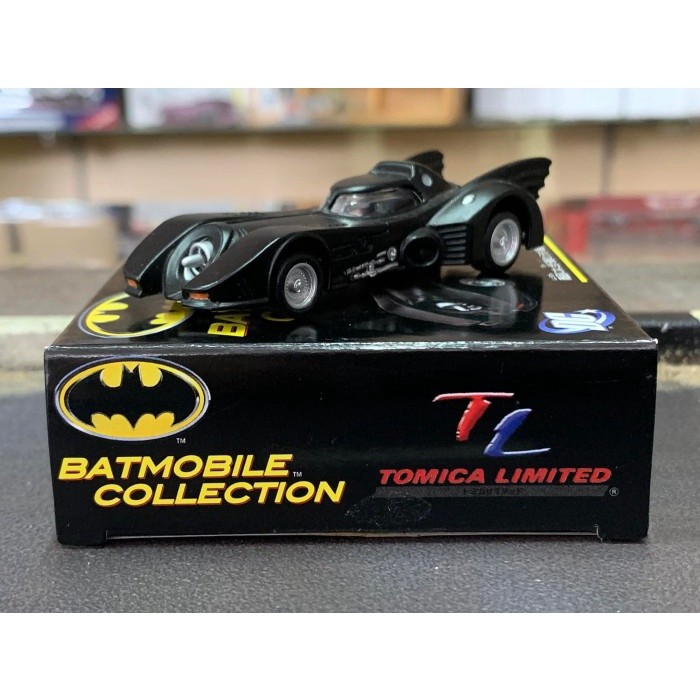 Tomica Limited Batman Batmobile