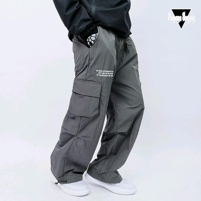 CELANA CARGO PARASUT TRACKPANTS // CARGO CRINKLE PARASUT DISTRO BANDUNG // TRACKPANTS CARGO ANTI AIR