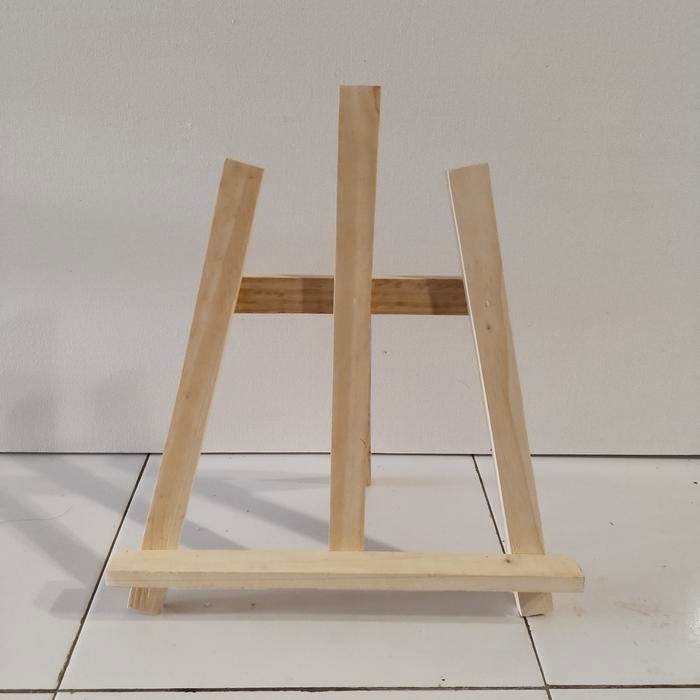 

trinity/wooden easel tinggi 40 cm. best produk. good quality