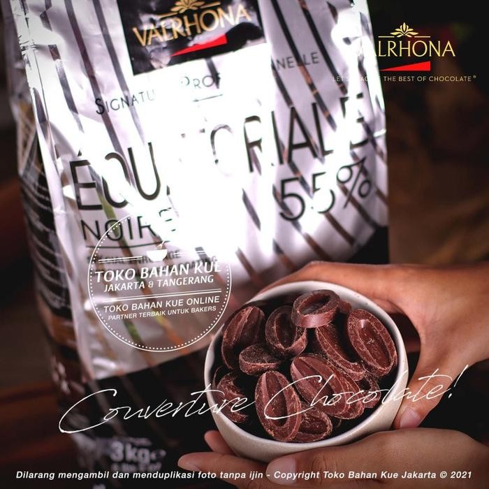 

Valrhona Equatoriale 55% 1kg Dark Chocolate Couverture Coklat Keping Cokelat Baking