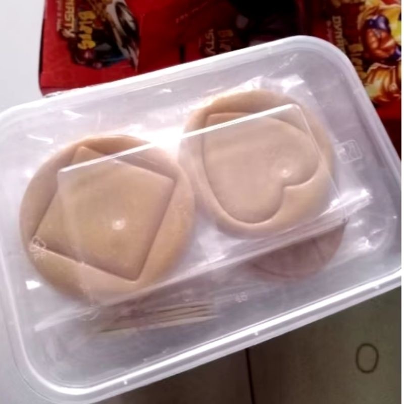 

GROSIR.!! DALGONA CANDY SQUID GAME PERMEN DALGONA ISI 10 PCS FREE BOX MIKA TEBAL