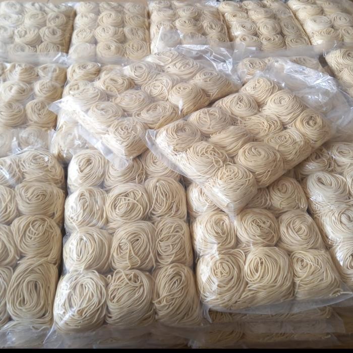 

Sale Terbatas Mie Ramen Kuning / Japanese Food / 1 Kg Isi 12 Pcs (Tanpa Pengawet) Aman