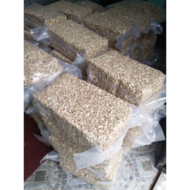 

Omahjajanan Kacang Mede Patahan 1Kg Mentah