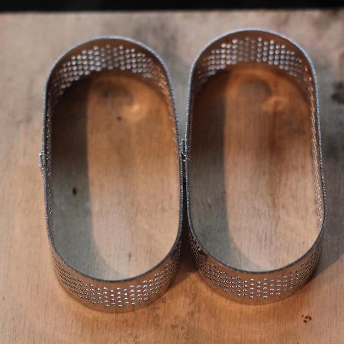 

Perforated Ring Pie Oval