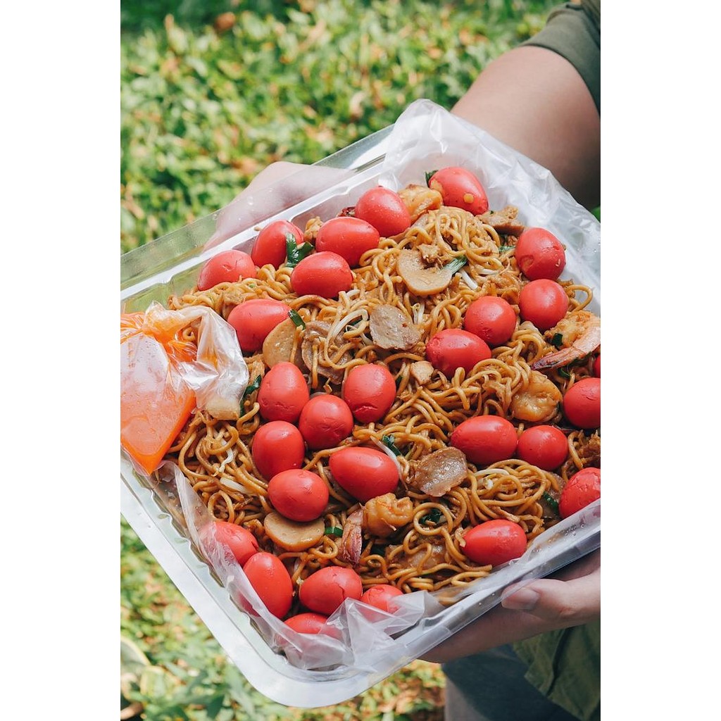 

Bakmi Goreng Ulang Tahun (Porsi Ber 7 - 8 Pax)