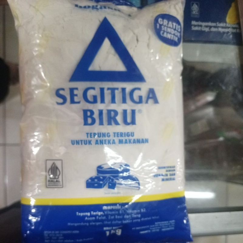 

terigu segitiga 1kg