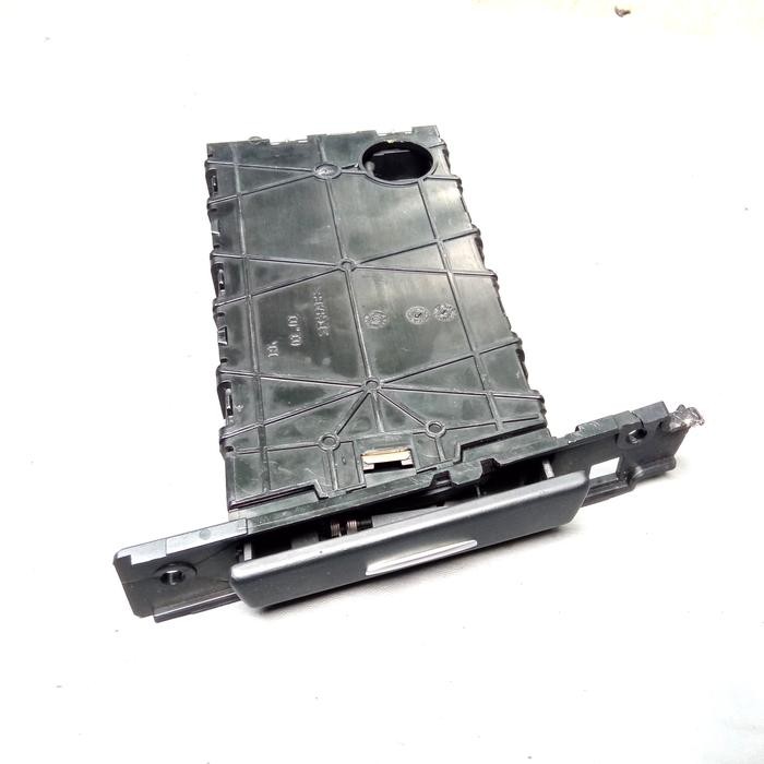 Cup Holder Penumpang Depan Kiri Hitam Original Bmw E90 E90 Lci 7127463 Bekas