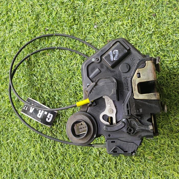 Doorlock Pintu Kanan Belakang Innova Hilux Fortuner Original Bekas