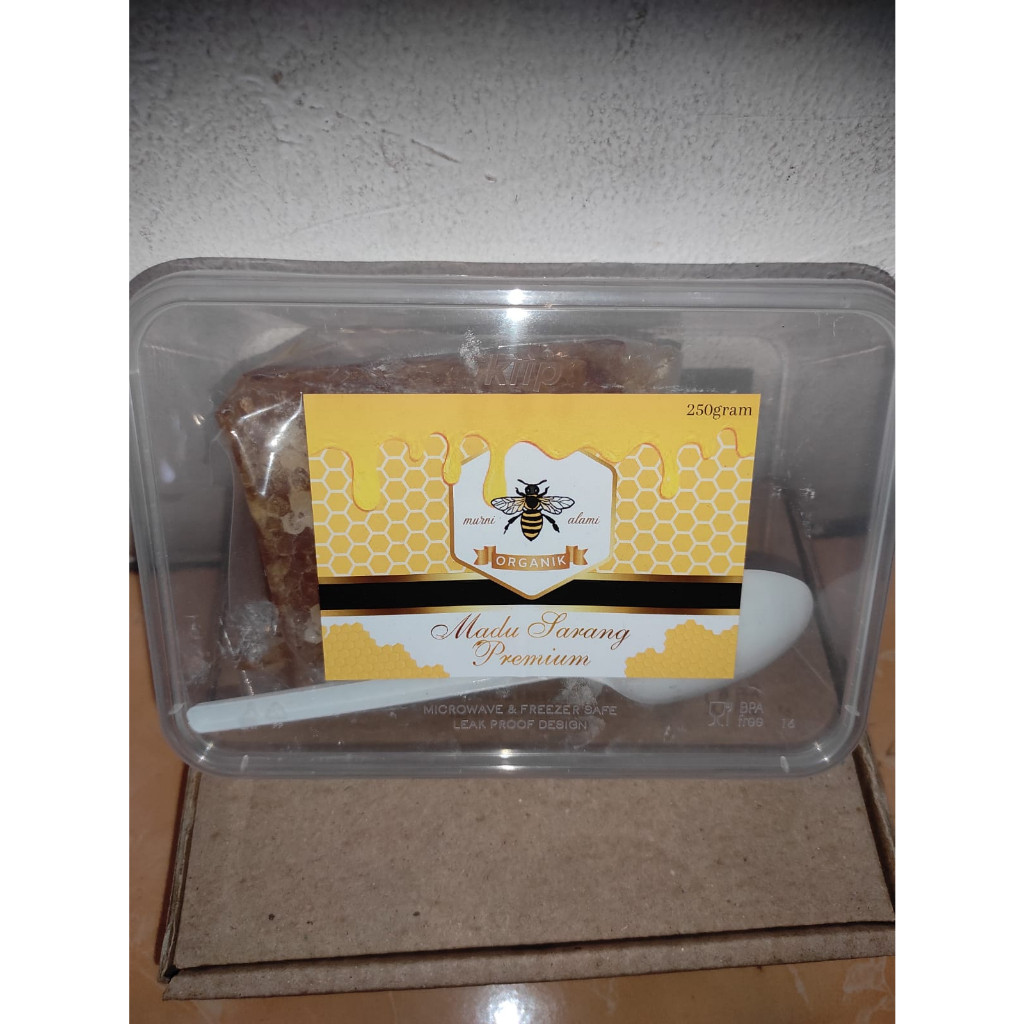 

Sensasi Lezat Honey Comb Madu Sarang Melifera Beepollen Royal Jelly & Propolis 250 Gram