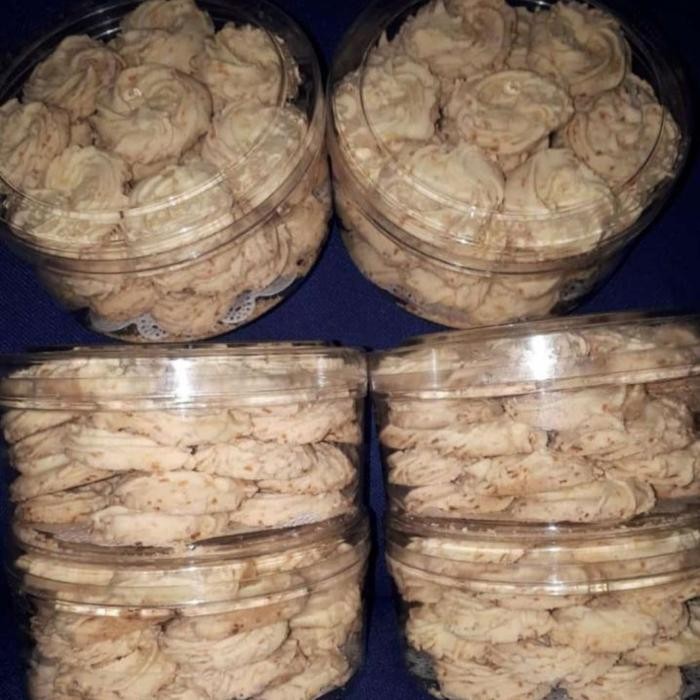 

kue sagu keju premium