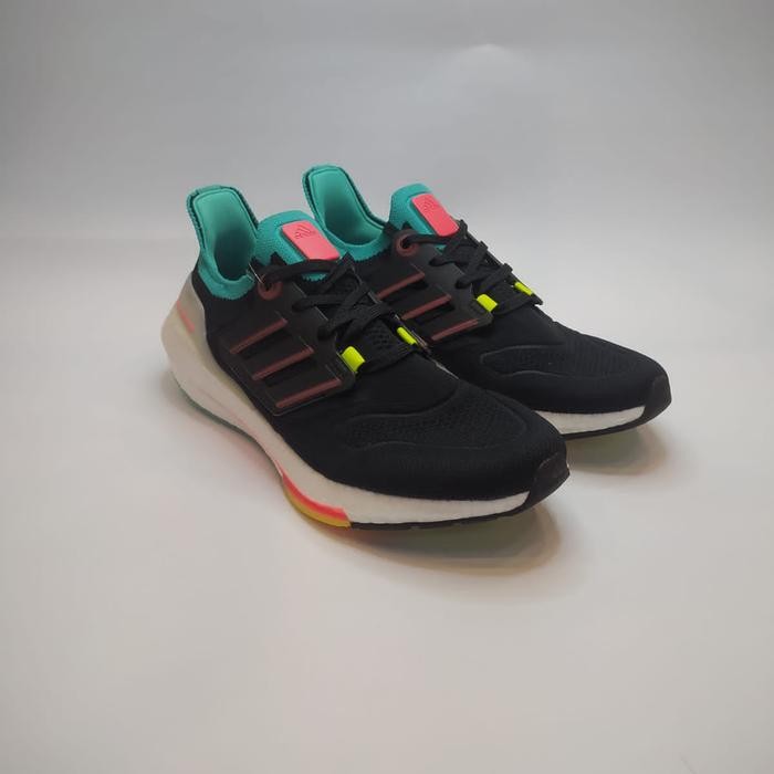 Adidas Ultraboost 2022 - Consortium Core Black / Multi Color