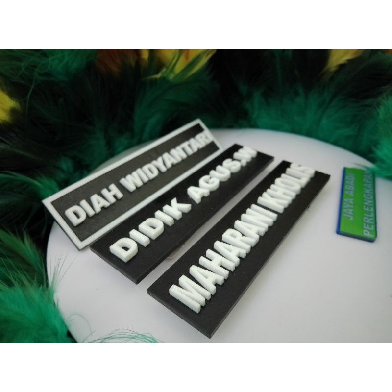 

NAME TAG Papan Nama Text Timbul Dan Non Timbul WE!!!