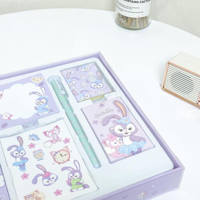 

Big Boss - Box Jurnal Duffy Cat Lillac 7 In 1 / Paket Box Sticker Jurnal Paket Super Lengkap Sticker