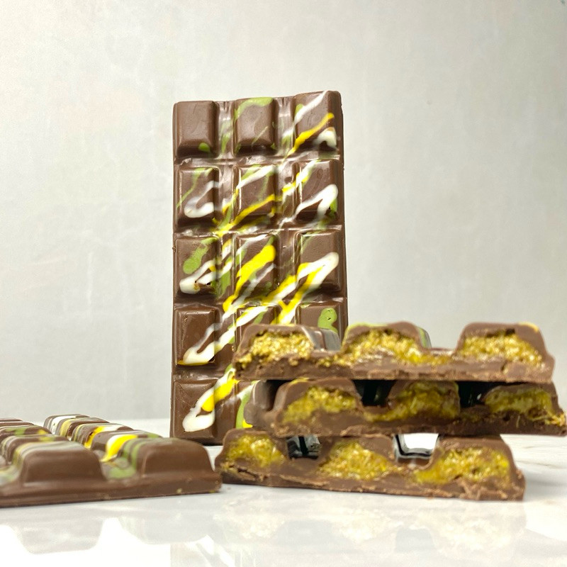 

CHO-CWEEET CHOCOLATE BAR CRISPY PISTACHIO KUNAFE COKLAT VIRAL DUBAI