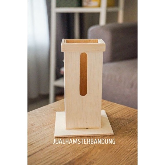 Tempat Botol Kayu Hamster / Tatakan Botol Hamster / Dispenser Hamster