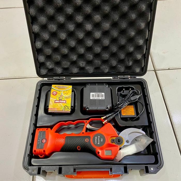 Gunting Pruning Elektrik Tipe 2 + Tongkat Adjustable 4,5 Meter Kode 858