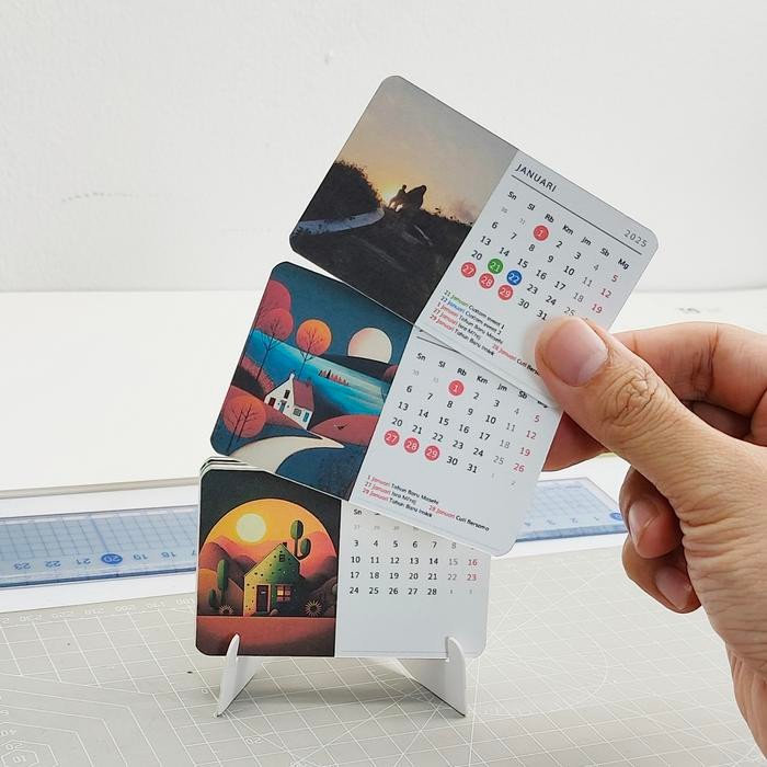 

Kalender Mungil Unik Dan Estetik Lengkap Dengan Libur Nasional Dan Penyangga. Dapat Dicustom Bagian